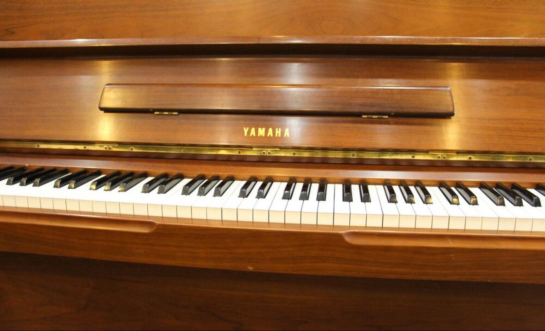Yamaha M1 3 dan-piano-yamaha-m1-piano-duc-tri-music-ban-phim.jpeg