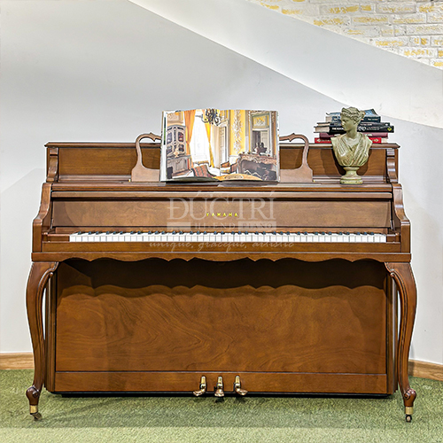 Yamaha M2C 2 Đàn piano Yamaha M2C có kiểu dáng thanh lịch, cổ điển