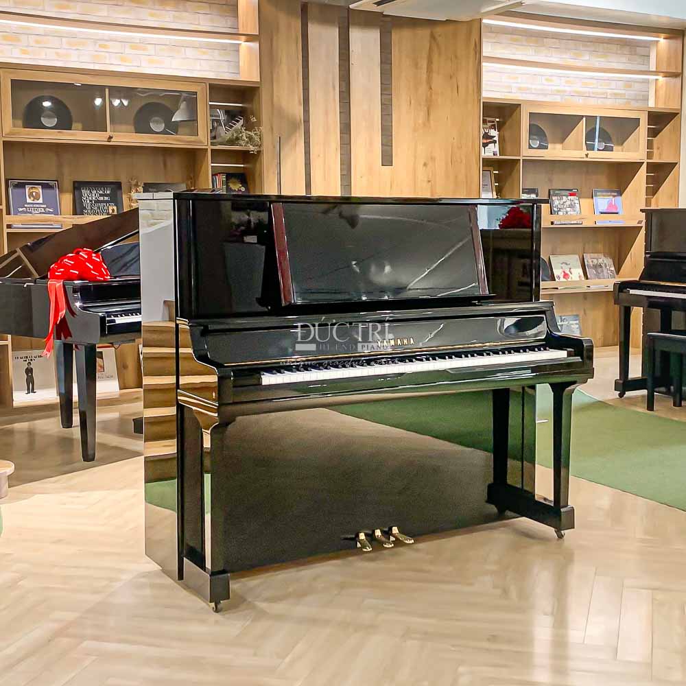 Yamaha YU5 2 PIANO YAMAHA YU5