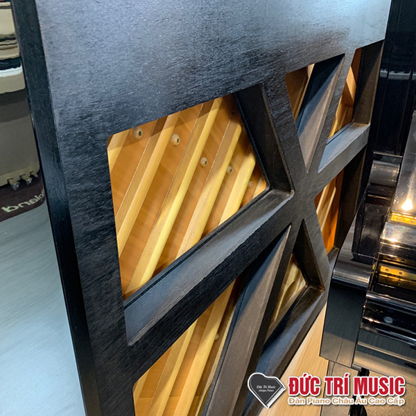 Yamaha UX10BL 6 khung chữ X chắc chắn của đàn piano yamaha ux10bl