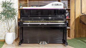Mua Đàn Piano Yamaha U1J PE