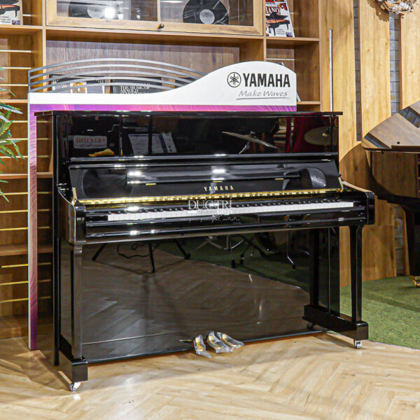 YAMAHA U1J PE
