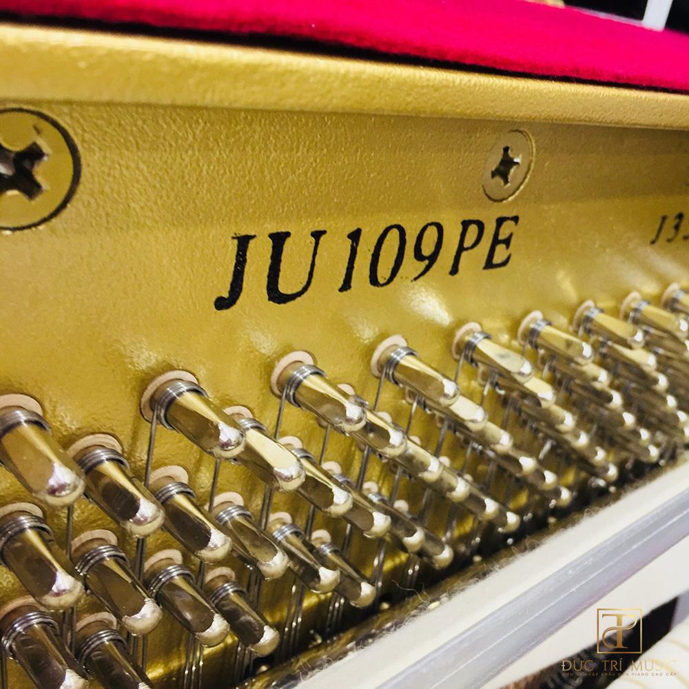 Yamaha JU109 4 Khung đàn và chốt lên dây Piano Yamaha JU109-PE