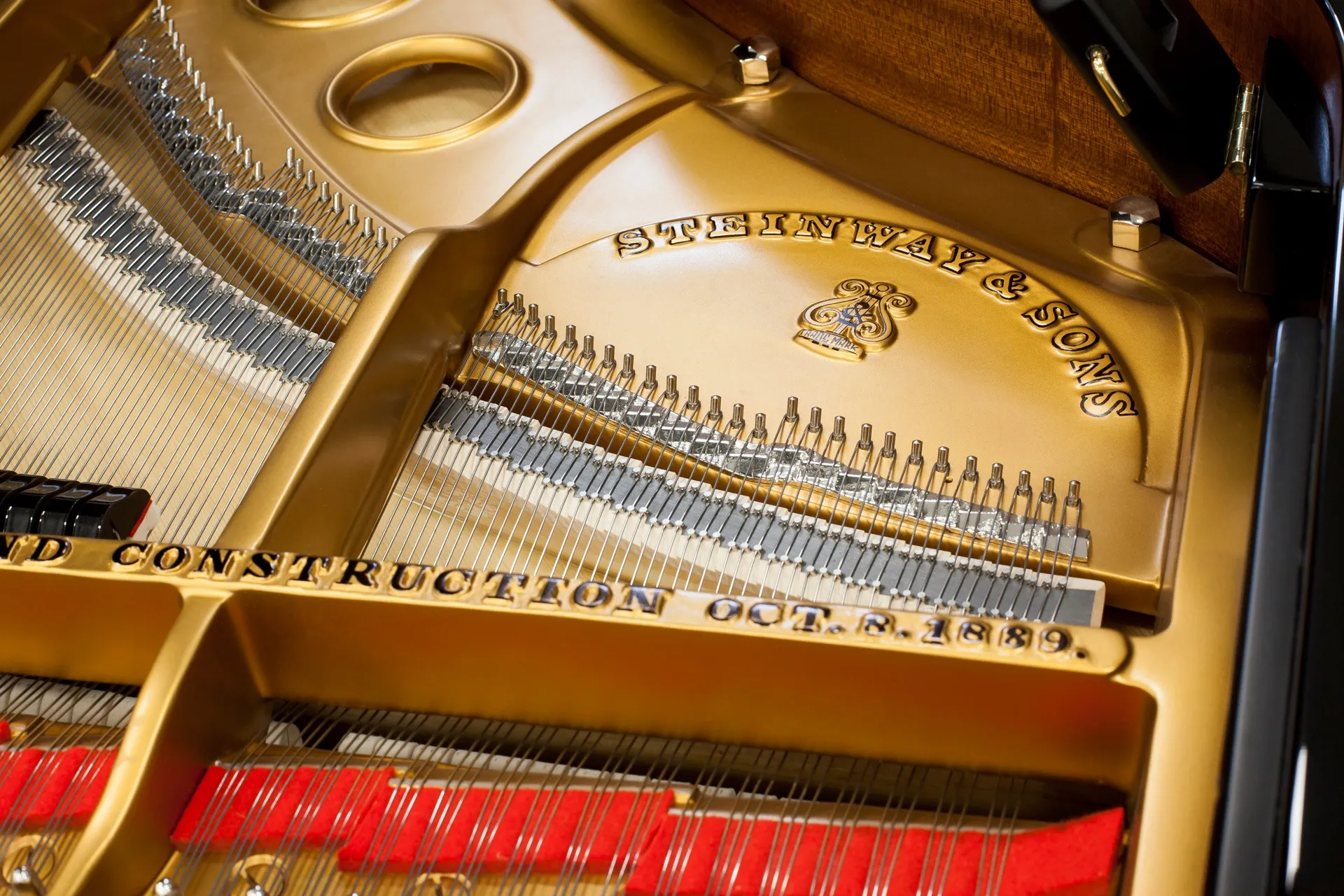 Steinway & Sons O-180 2 Khung gang Steinway & Sons O-180