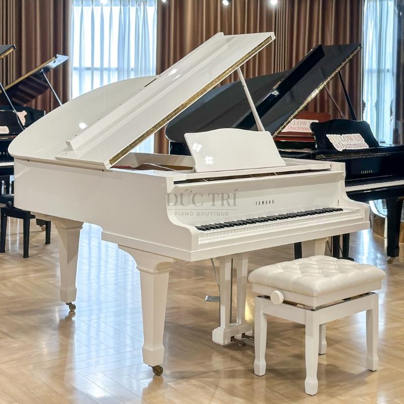 Yamaha G2 2 Góc cạnh đàn Yamaha G2