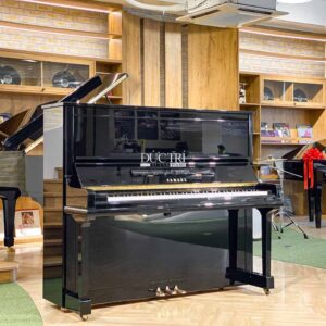 YAMAHA U30A