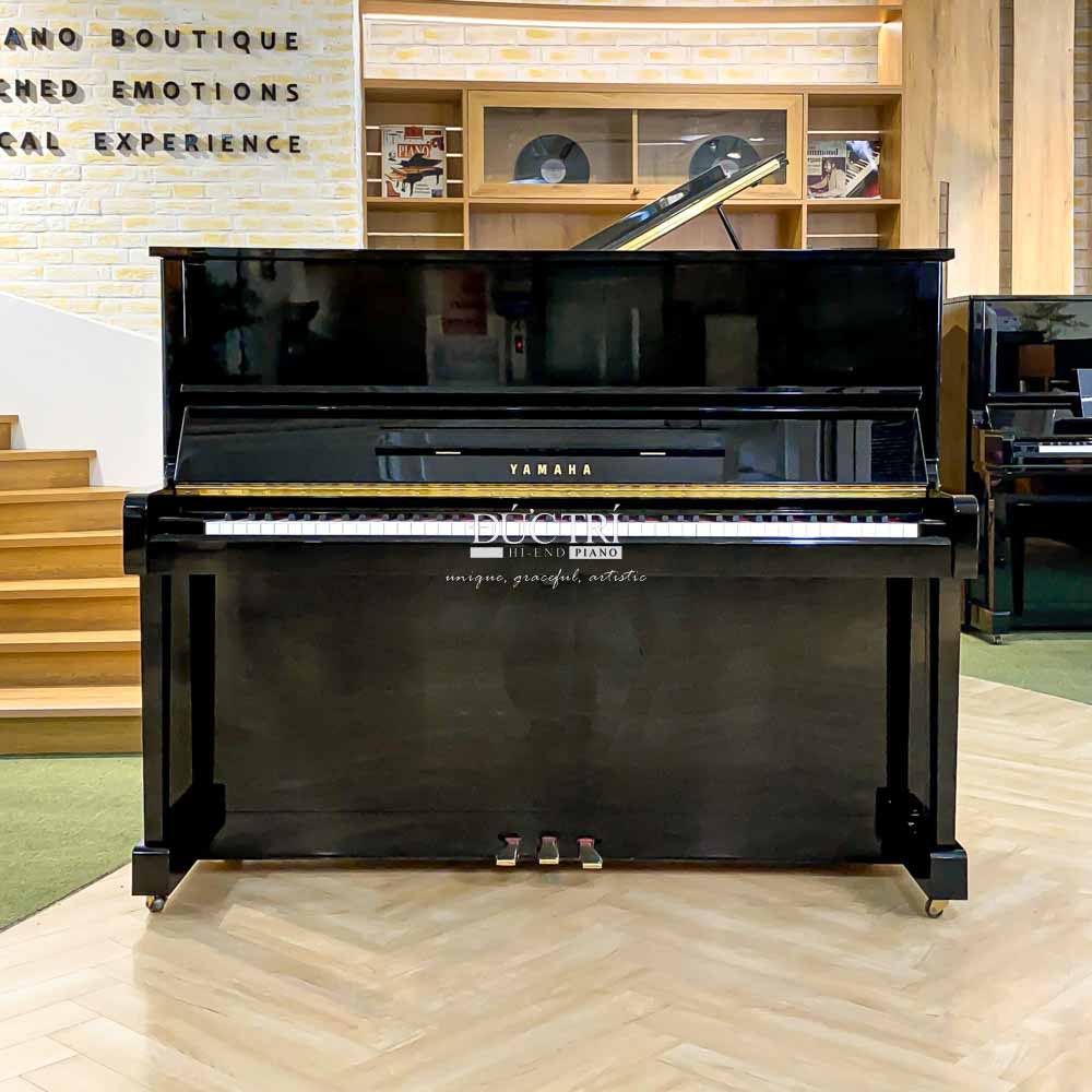 Yamaha MX300RBL 1 Yamaha MX300RBL là chiếc Upright Piano với hệ máy tự động chơi Disklavier