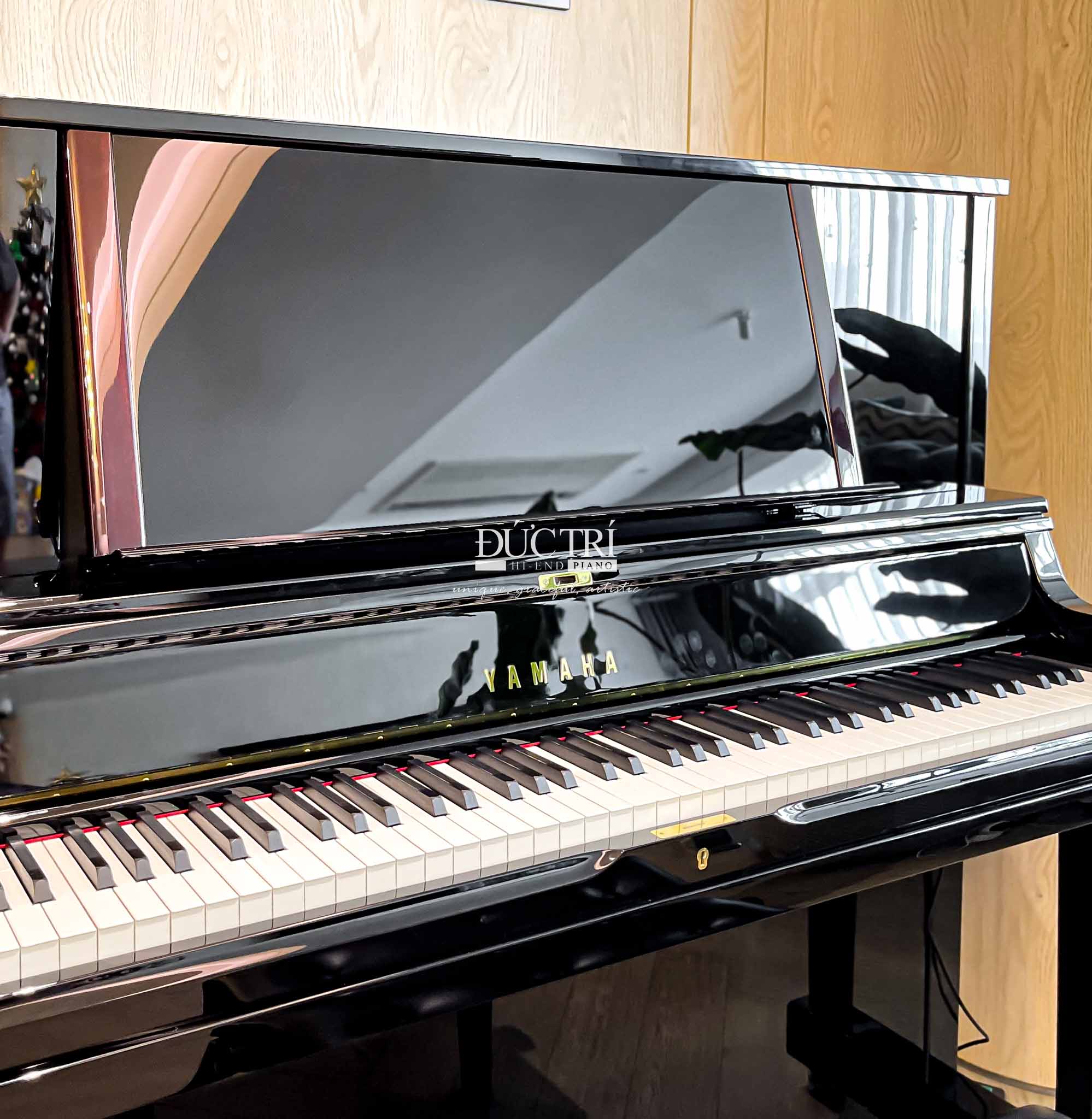 Yamaha YUS5 2024 | Quận 2 4 Đàn Piano Yamaha YUS5 có thiết kế nắp thoát âm, giúp âm thanh mạnh mẽ, giàu cảm xúc