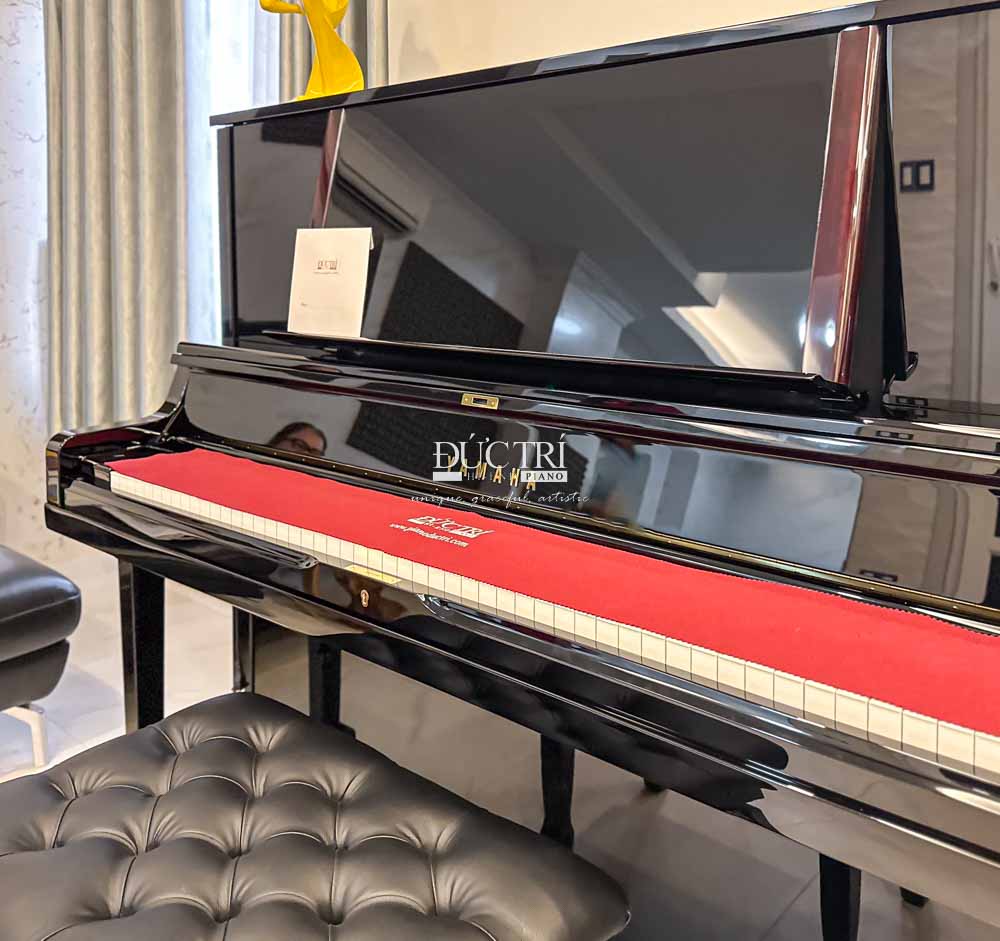 Đàn Piano Yamaha YUS5 - 2024 5 Thiết kế nắp thoát âm lớn giúp Yamaha YUS5 tối ưu độ khuếch đại của âm thanh