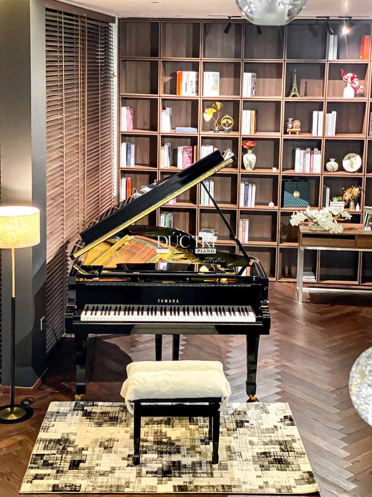 Bàn giao đàn Grand Piano Yamaha G3E | Bảo Lộc 1 Chiếc Đàn Grand Piano Yamaha G3E được gia chủ đặt để sang trọng giữa một không gian sống đẹp đẽ và tinh tế.
