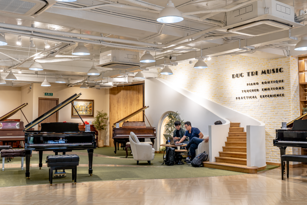 Học đàn piano mất bao lâu? Cần mấy tháng để đánh piano thành thạo? 5 Piano Đức Trí cam kết mang đến cho bạn những sản phẩm và dịch vụ tốt nhất