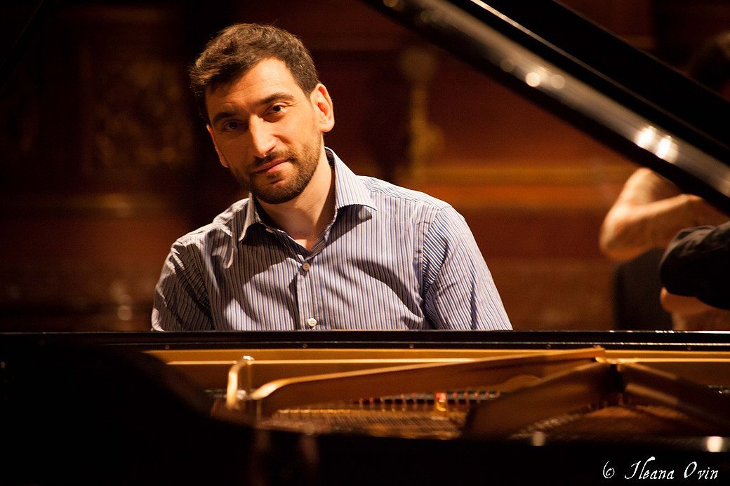 Petrof Walnut Root 6 Antonio Formaro đánh giá cao cây đàn grand piano PETROF P 159 Bora