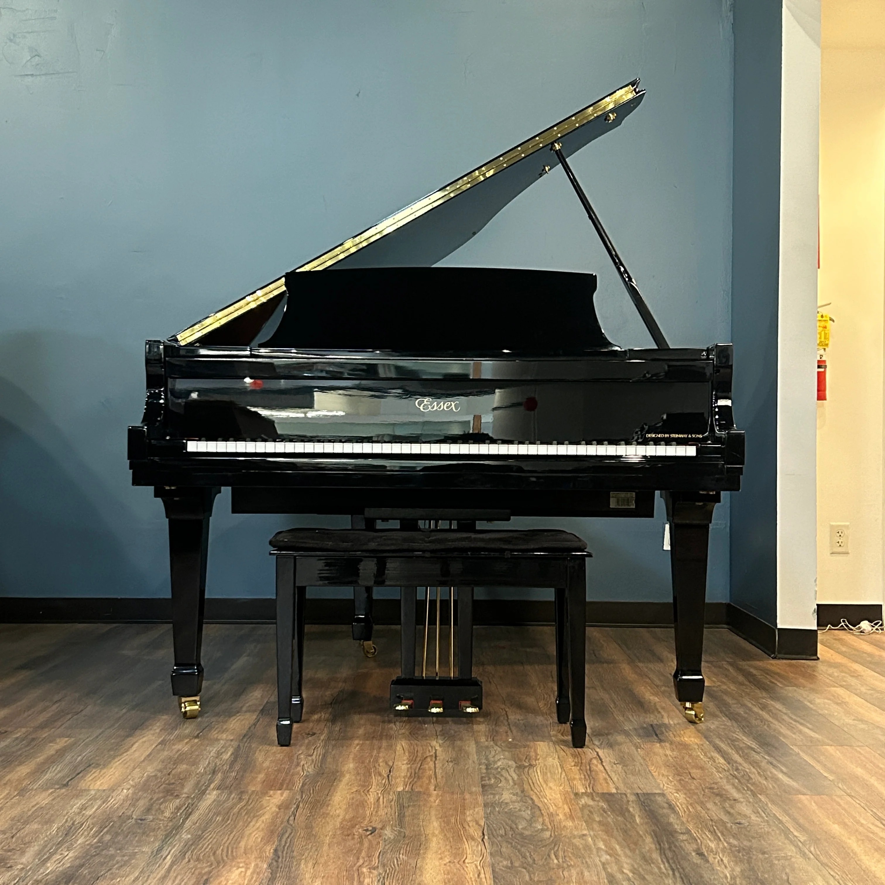 Essex EGP173C 4 EGP-155C Classic Grand là mẫu đàn này mang đến âm thanh mạnh mẽ trong một thiết kế nhỏ gọnEGP-155C Classic Grand là mẫu đàn này mang đến âm thanh mạnh mẽ trong một thiết kế nhỏ gọn