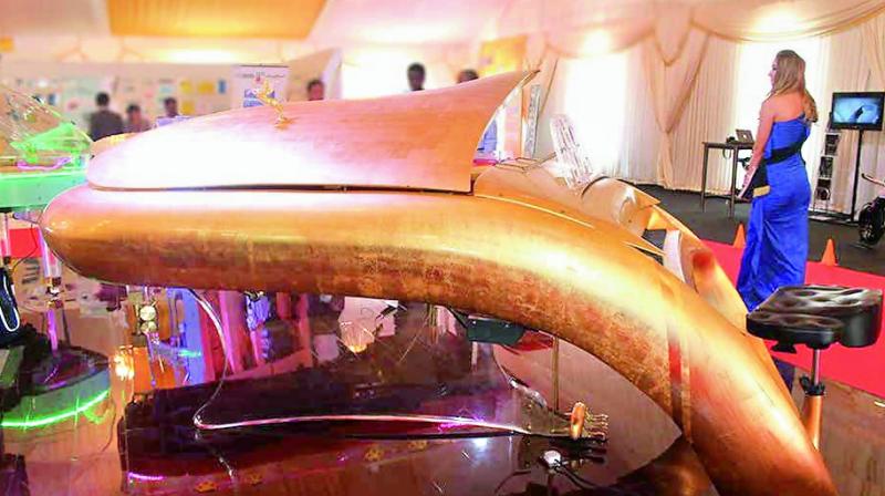 Top 10 cây đàn piano đắt nhất thế giới hiện nay, trên 1 triệu USD 8 Đứng ở vị trí thứ tám trong danh sách là cây đàn piano “Galaxy” với giá trị 1.36 triệu USD