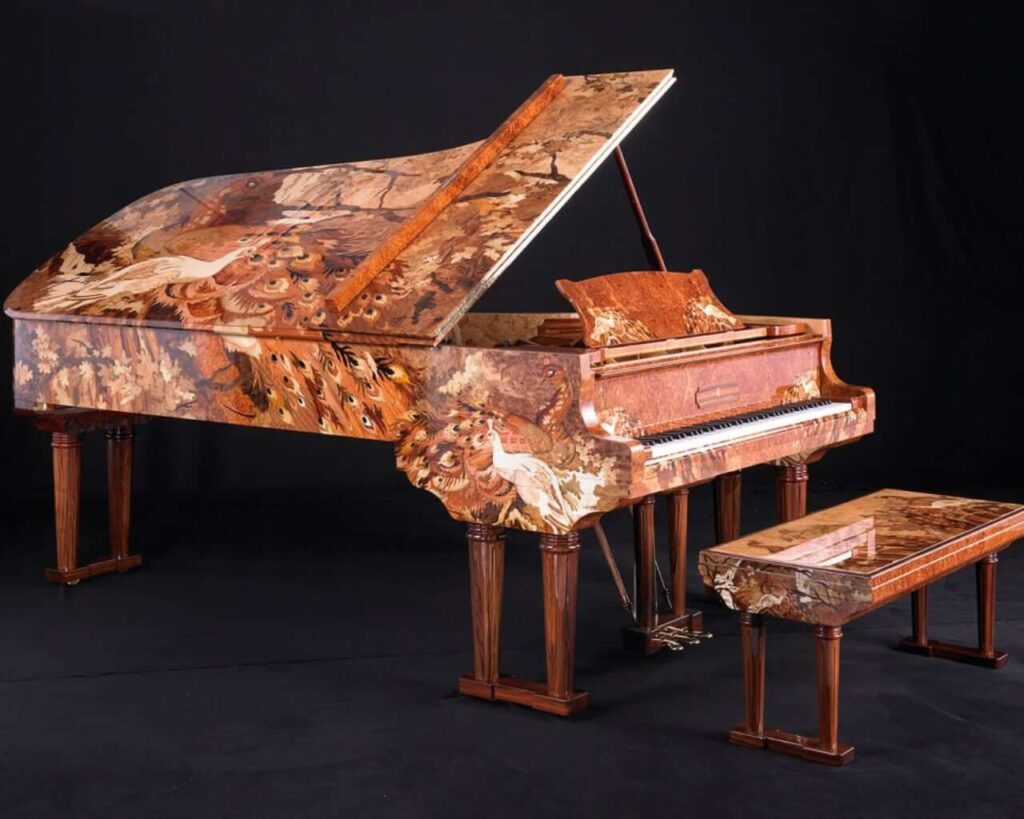 Top 10 cây đàn piano đắt nhất thế giới hiện nay, trên 1 triệu USD 7 Đứng ở vị trí thứ bảy trong danh sách những cây đàn piano đắt tiền nhất thế giới là Sound of Harmony, trị giá 1.63 triệu USD