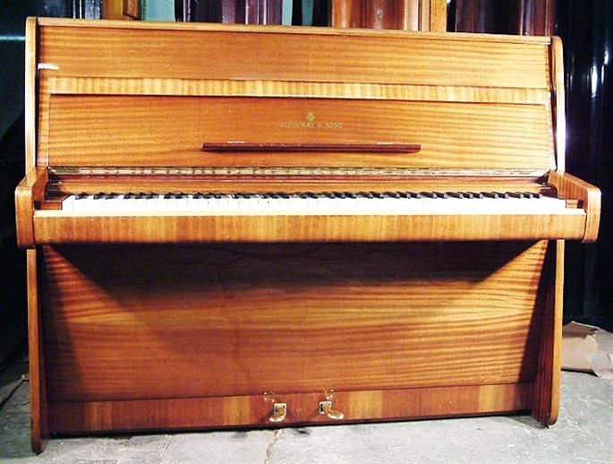 Top 10 cây đàn piano đắt nhất thế giới hiện nay, trên 1 triệu USD 5 Steinway Model Z giữ vị trí thứ năm trong danh sách những cây đàn piano đắt nhất thế giới, với giá trị ước tính 2.1 triệu USD