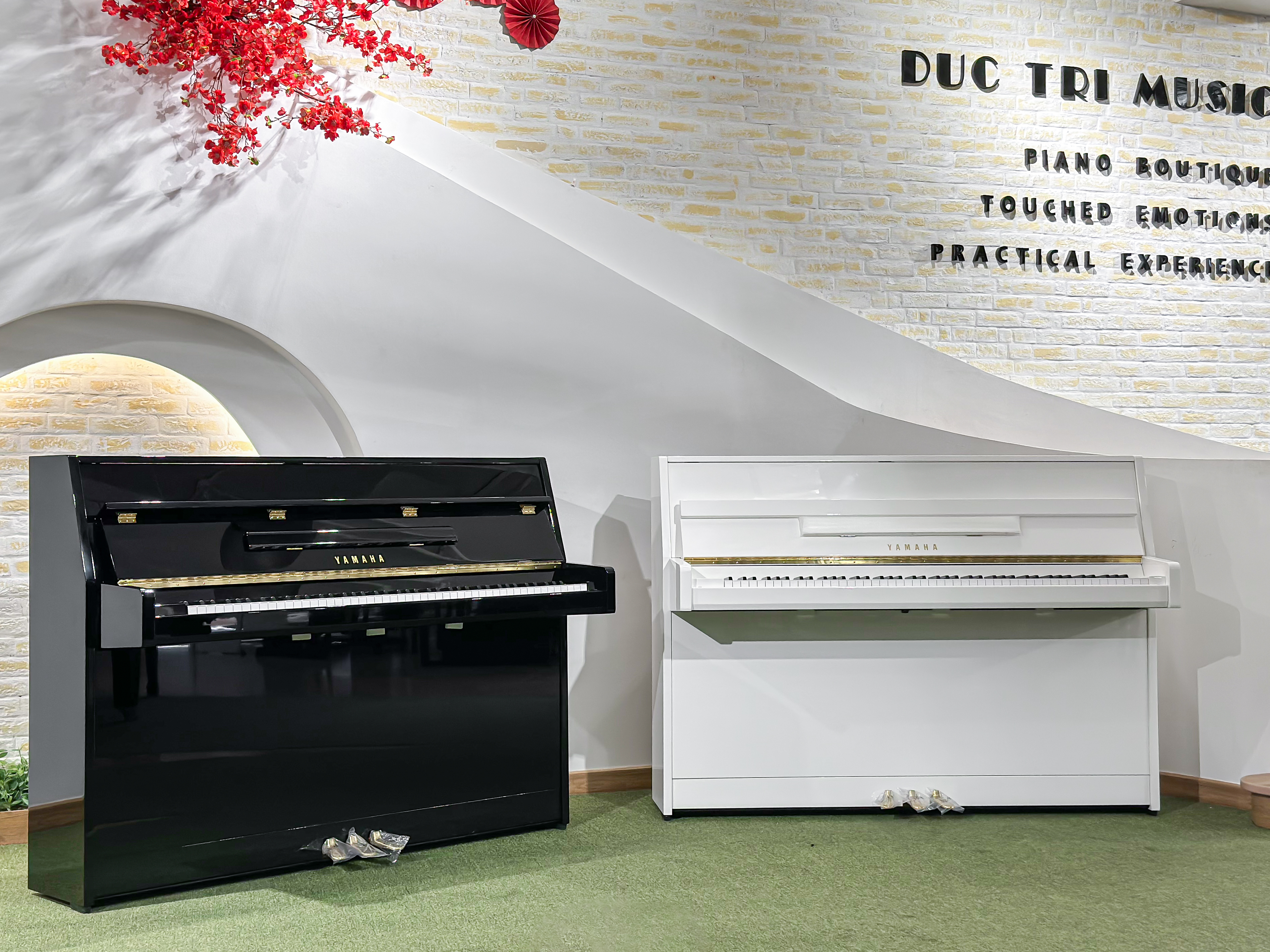 Blüthner S146 19 Đàn Yamaha JU109 PE tại Piano Đức Trí