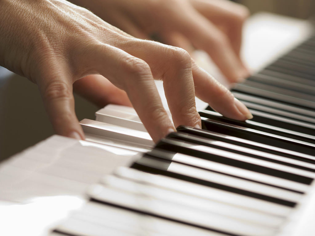 Học cách đánh đàn piano theo số đơn giản và dễ dàng