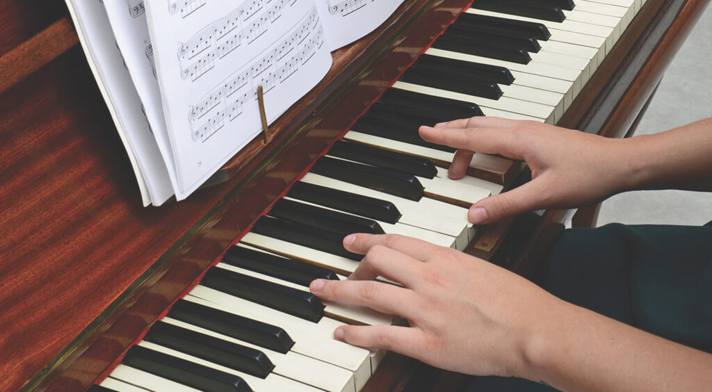 Khoá nhạc là gì? Có bao nhiêu khóa nhạc hiện nay? 5 Đây là phương pháp học nhạc lý piano cơ bản và phổ biến nhất, thích hợp cho những người có nhiều thời gian luyện tập