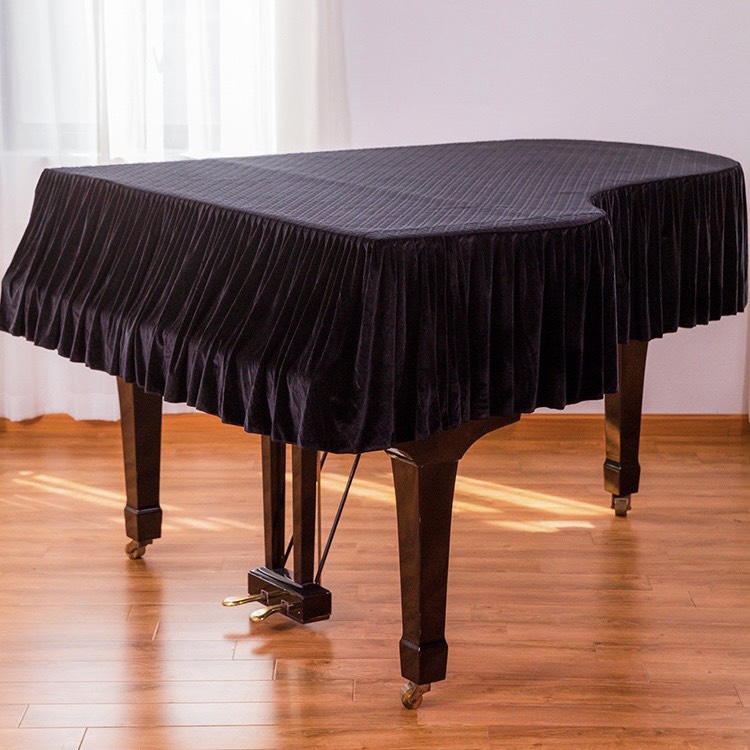 C.Bechstein Model B 4 Sử dụng áo đàn để bảo vệ khỏi bụi bẩn và các tác động từ môi trường khi không sử dụng