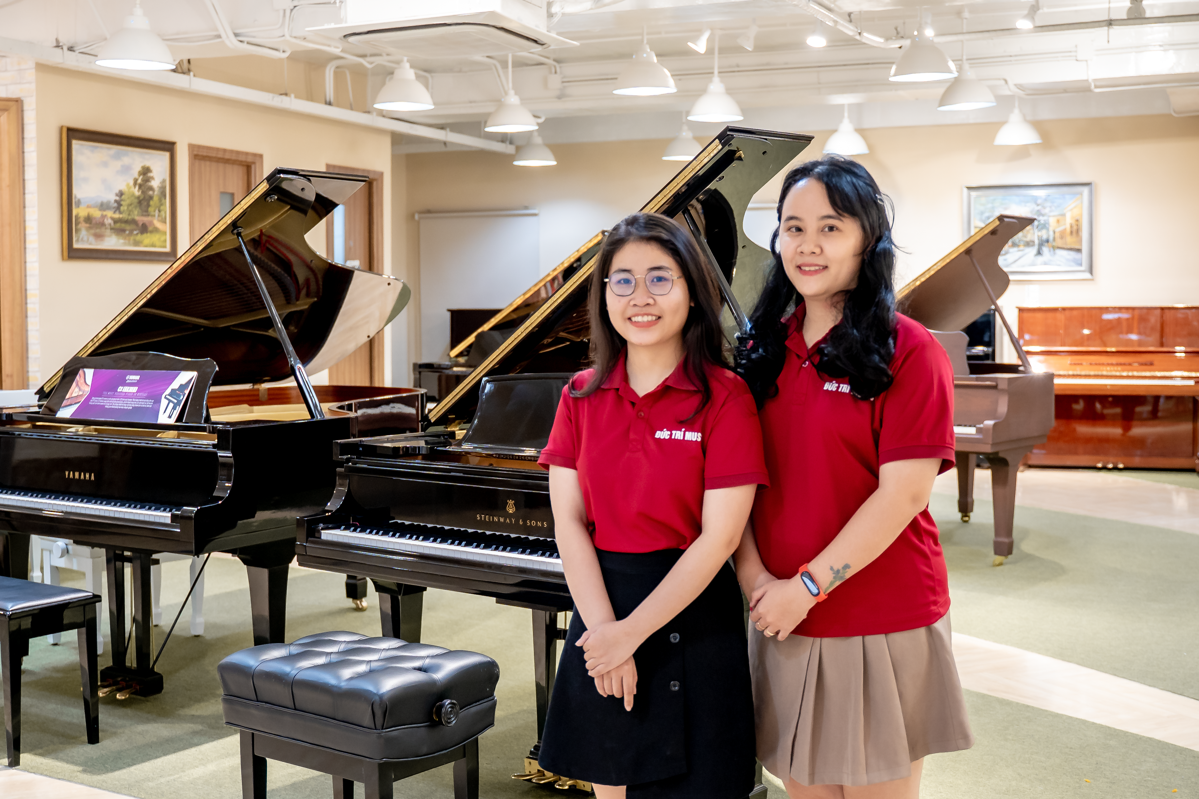 Schreiner & Söhne UP-125 8 Nhân viên Piano Đức Trí luôn tận tình và tư vấn nhiệt tình tới quý khách