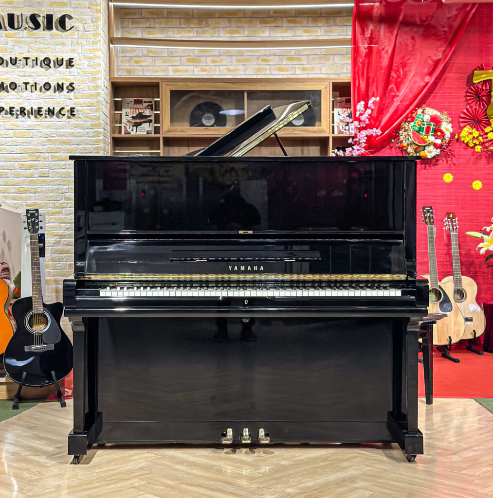 Các loại đàn piano hiện nay? 4 loại phổ biến nhất 3 Với kích thước gọn gàng, Upright Piano dễ dàng di chuyển và sắp xếp trong nhà, trở thành lựa chọn lý tưởng cho nhiều gia đình