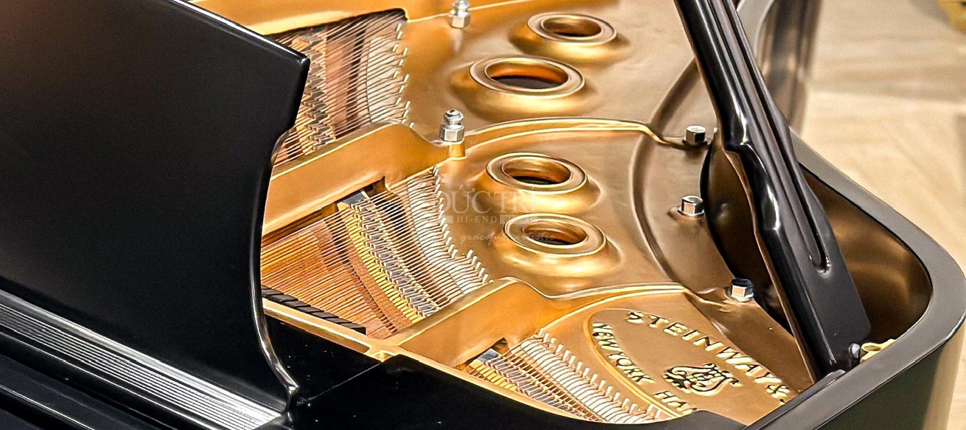Steinway & Sons L-180 2 Khung gang chất lượng cao của Steinway & Sons L-180 tại Piano Đức Trí