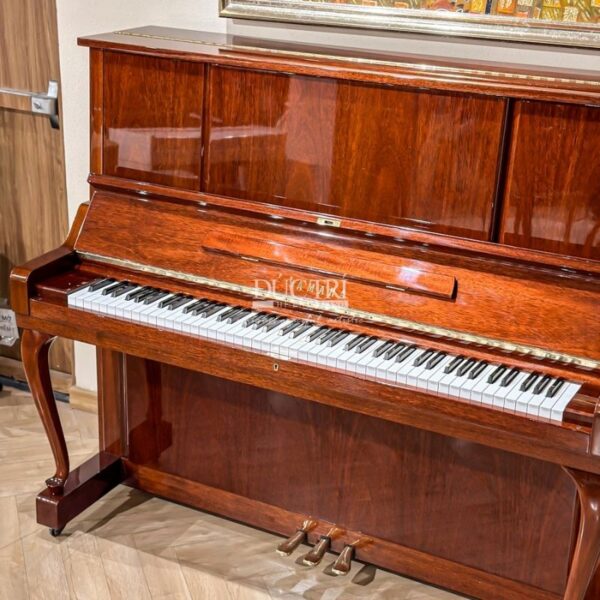 Logo và các phím trên đàn Đàn Piano Yamaha W106