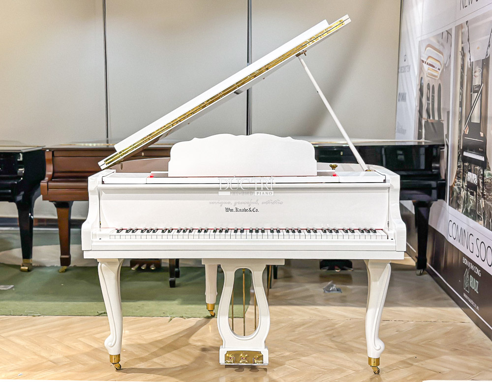 Wm.Knabe & Co Louis XV 1 Trải nghiệm Knabe & Co Louis XV Trắng giá rẻ tại Đức Trí Music