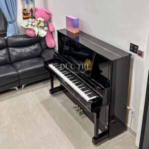 Yamaha U1J 10 Yamaha YUS5 được bàn giao và trưng bày tại nhà của khách hàng