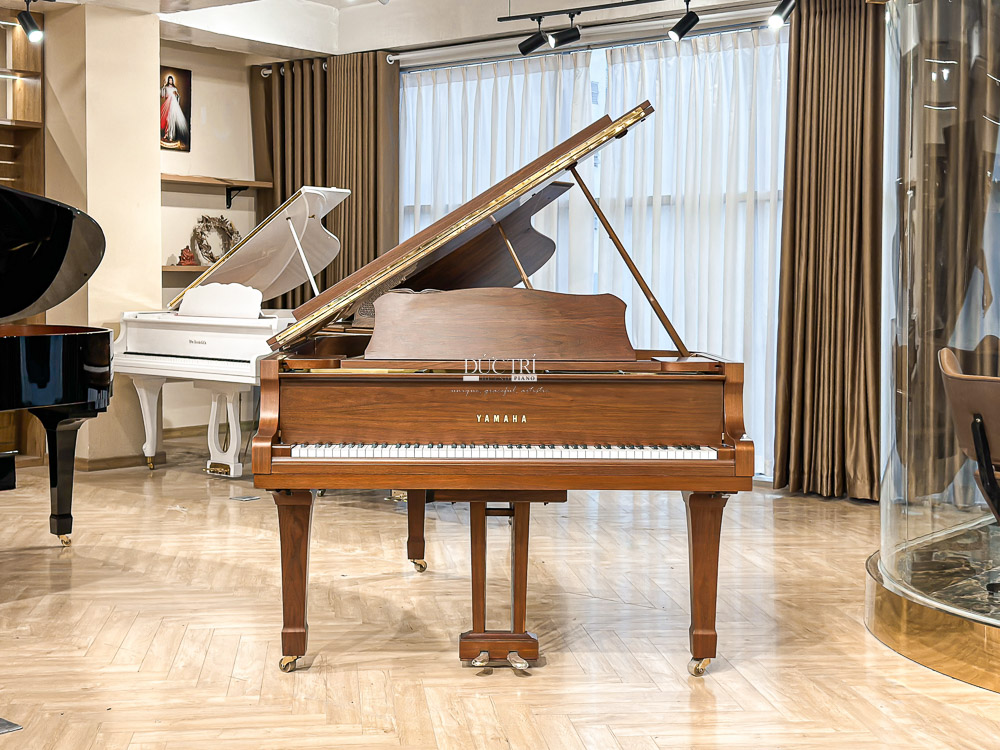 Yamaha G5E Walnut 1 Grand Piano Yamaha G5E Walnut