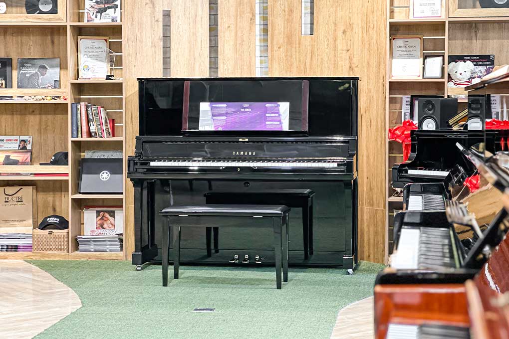 Yamaha SU118 11 Yamaha Upright dòng YUS