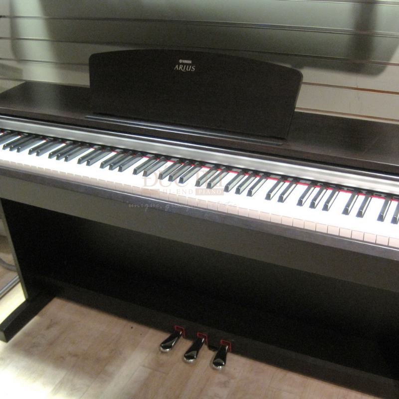Yamaha YDP163 6 Yamaha YDP163 được trưng bày tại Showroom của Piano Đức Trí