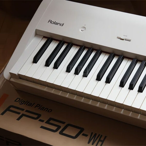 https://www.google.com/url?sa=i&url=https%3A%2F%2Fwww.infomusic.pl%2Ftest%2F38711%2Croland-fp50-rewelacyjne-pianino-do-domu-i-na-scene&psig=AOvVaw2F9VytT4INwVhUirlLiBY9&ust=1742029649238000&source=images&cd=vfe&opi=89978449&ved=0CBQQjRxqFwoTCKC3s6iciYwDFQAAAAAdAAAAABAJ