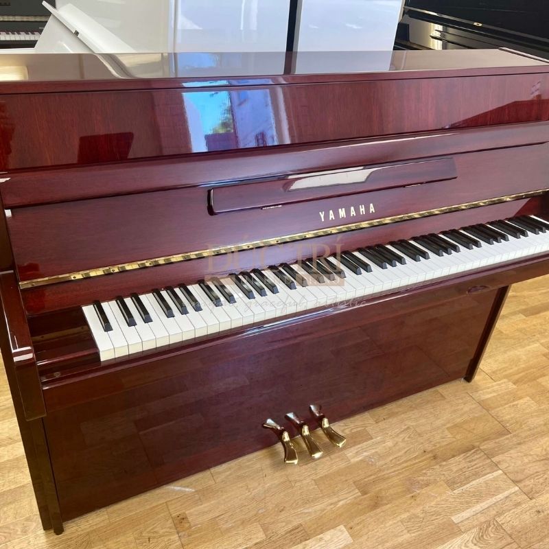 Yamaha W202 2 Hình ảnh góc nghiêng Đàn Piano Yamaha W202