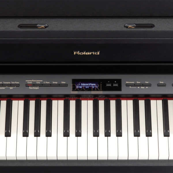 Logo và bàn phím chiếc đàn Roland HP-507