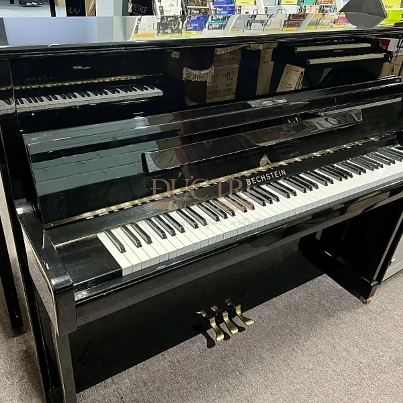 C.Bechstein R6 3 Đàn Piano C.Bechstein Upright đang được trưng bày tại Showroom Piano Đức Trí
