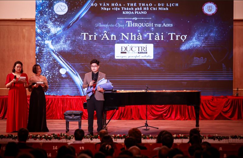 Dịch vụ thuê đàn piano theo ngày, thuê piano tổ chức sự kiện, thuê đàn piano theo tháng giá rẻ tại TPHCM 3 Hinh ảnh Piano Đức Trí được vinh danh là nhà tài trợ đàn piano tại sự kiện của TPHCM