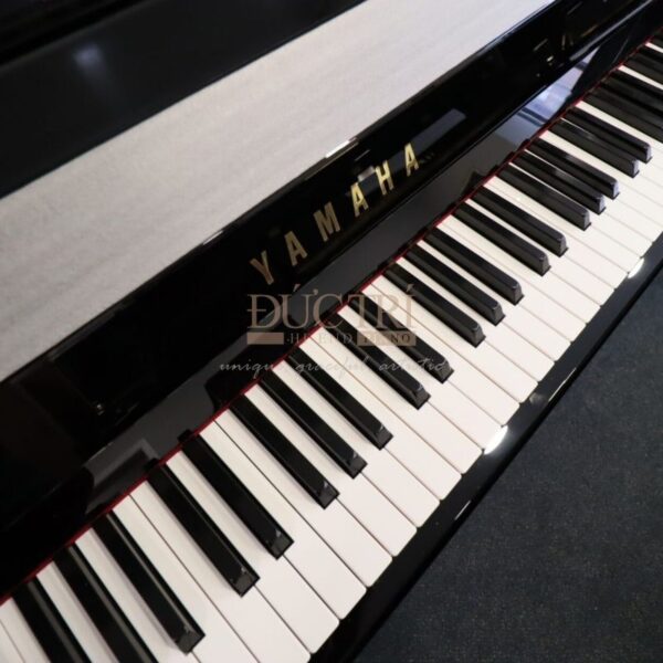 Hình ảnh bàn phím Đàn Piano Cơ Yamaha YU30CE Upright