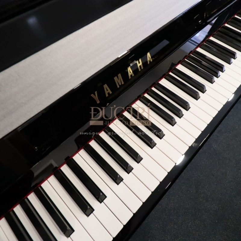 Yamaha YU30LE 4 Hình ảnh bàn phím Đàn Piano Cơ Yamaha YU30LE Upright