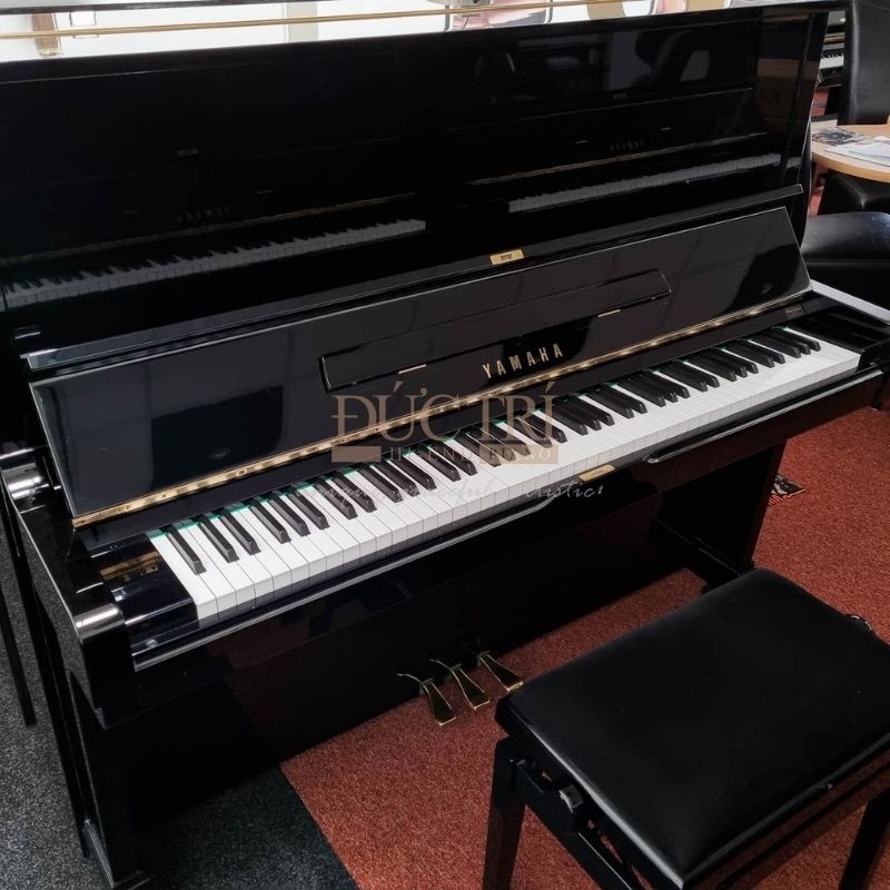 Yamaha YU30CE 6 Hình ảnh cận cảnh Đàn Piano Cơ Yamaha YU30CE Upright