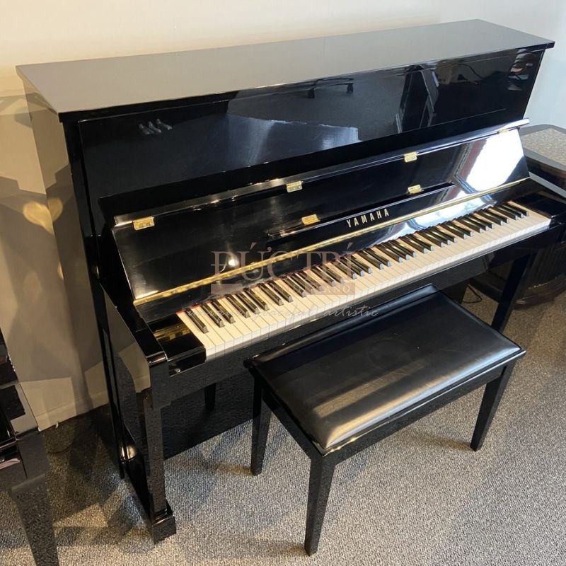 Yamaha YU30LE 6 Hình ảnh cận cảnh Đàn Piano Cơ Yamaha YU30LE Upright