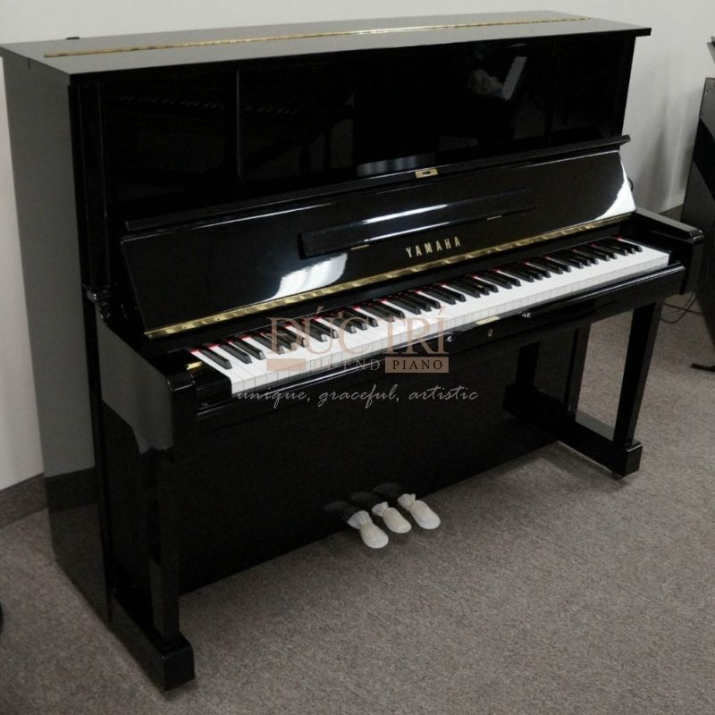Yamaha YU3CE 5 Hình ảnh cận cảnh Đàn Piano Cơ Yamaha YU3CE Upright