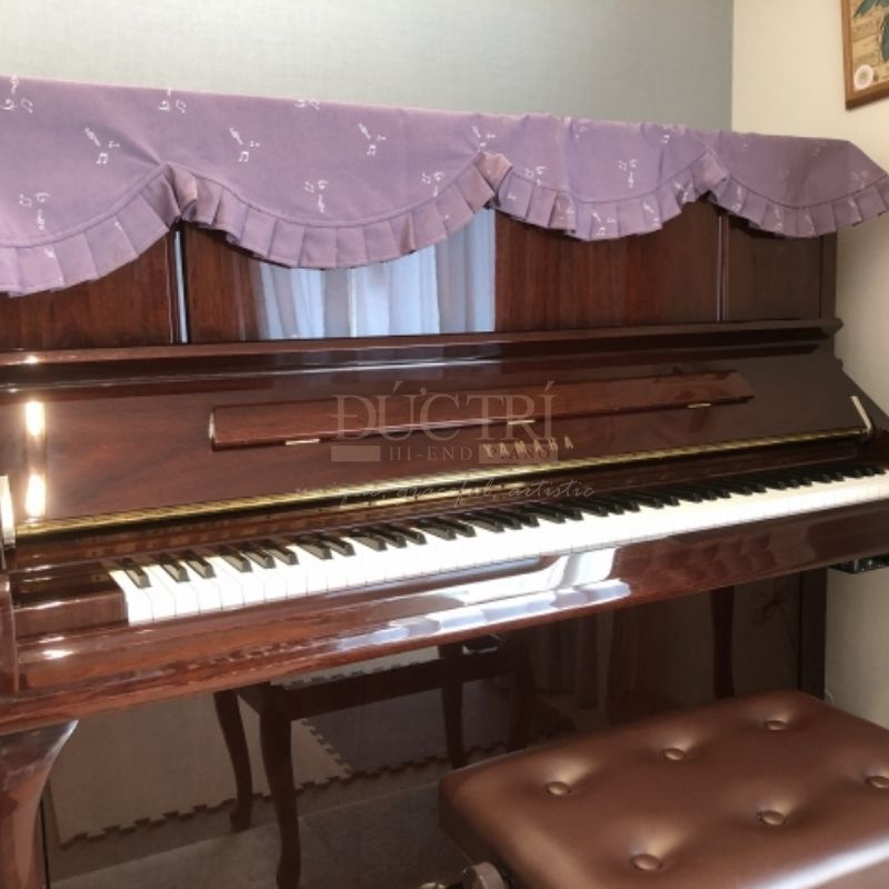 Yamaha YU30MhC 2 Hình ảnh cận cảnh của Đàn Piano Cơ Yamaha YU30MhC Upright
