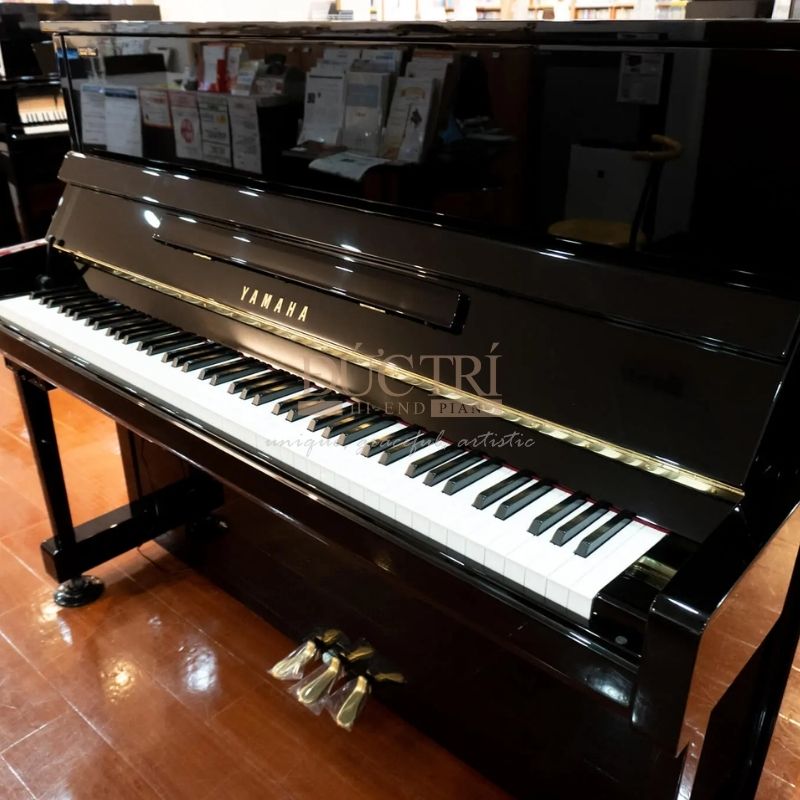 Yamaha YU30LE 2 Hình ảnh góc nghiêng Đàn Piano Cơ Yamaha YU30LE Upright