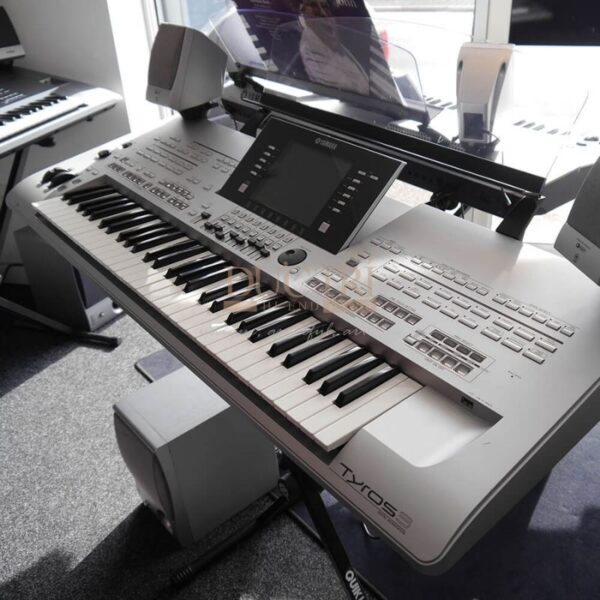 Hình ảnh góc nghiêng Đàn Piano Điện Roland DP-603