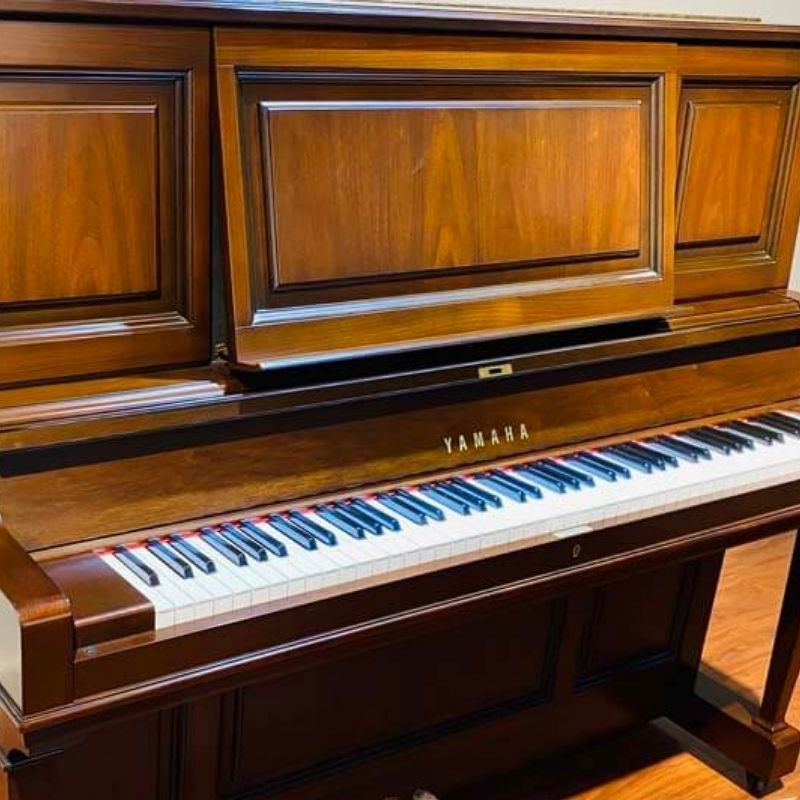 Yamaha W201 2 Hình ảnh trực diện của Đàn Piano Cơ Yamaha W201 Upright