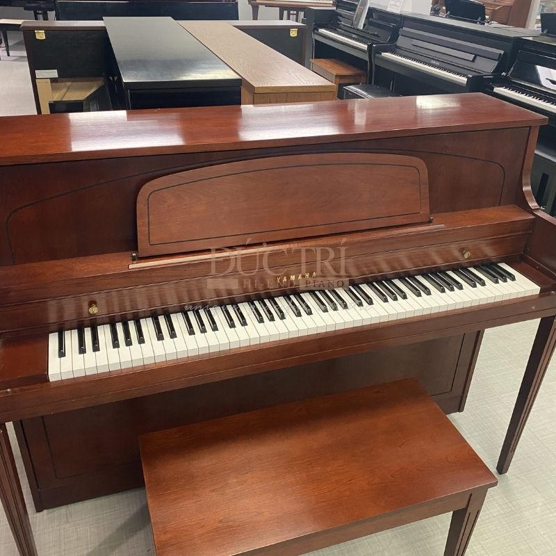 Yamaha YF101W 5 Hình ảnh trực diện của Đàn Piano Yamaha YF101W Upright