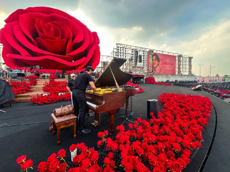 Dịch vụ thuê đàn piano theo ngày, thuê piano tổ chức sự kiện, thuê đàn piano theo tháng giá rẻ tại TPHCM 5 Piano Đức Trí hỗ trợ vận chuyển và setup đàn piano cho khách hàng