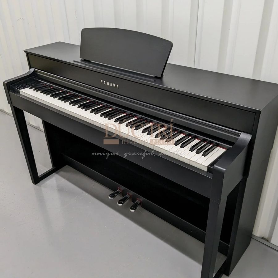 Yamaha CLP-835 2 Hình ảnh góc cạnh của Đàn Piano Yamaha CLP-835